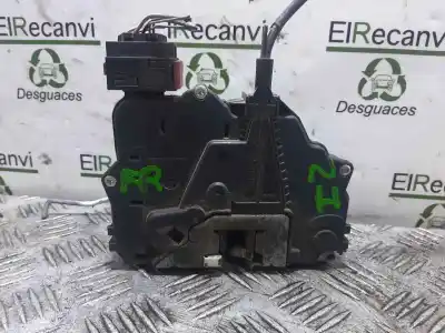 Second-hand car spare part left front door lock for opel corsa d corsavan oem iam references 13258271 0325407955 2508111742