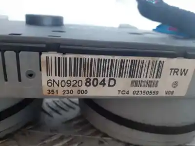 Pezzo di ricambio per auto di seconda mano PANNELLO DEGLI STRUMENTI per VOLKSWAGEN POLO BERLINA (6N2)  Riferimenti OEM IAM 6N0920804D TC402350559 351230000