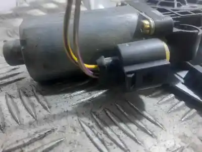 Pezzo di ricambio per auto di seconda mano alzacristalli anteriore destro per ford transit connect (tc7) furg. 90 cv / 66 kw riferimenti oem iam 0130821992  2 pins