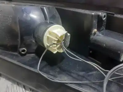 Peça sobressalente para automóvel em segunda mão farolim traseiro direito por ford focus berlina (cap) ambiente (d) referências oem iam 8m5113404  
