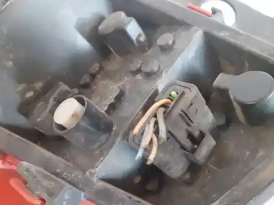 Peça sobressalente para automóvel em segunda mão farolim traseiro direito por renault clio iii dynamique referências oem iam 89035080  