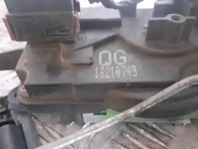 Peça sobressalente para automóvel em segunda mão fechadura da porta dianteira direita por opel zafira b cosmo referências oem iam 13210749