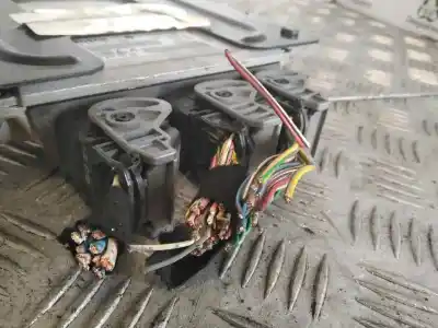 Pezzo di ricambio per auto di seconda mano centralina motore per peugeot 307 break / sw (s1) break xs riferimenti oem iam 0281011081 28fm0396 9647472780