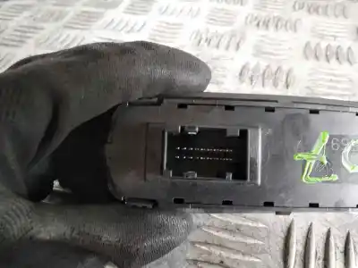 Peça sobressalente para automóvel em segunda mão botão / interruptor elevador vidro dianteiro esquerdo por fiat stilo multi wagon (192_) 1.9 d multijet referências oem iam b569  