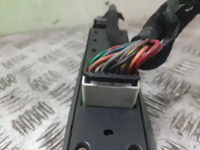 Peça sobressalente para automóvel em segunda mão botão / interruptor elevador vidro dianteiro esquerdo por kia magentis 2.0 crdi referências oem iam 935702g100  