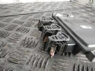 Pezzo di ricambio per auto di seconda mano centralina motore per renault clio iii business riferimenti oem iam 8200522357 s120200105a 8200510536