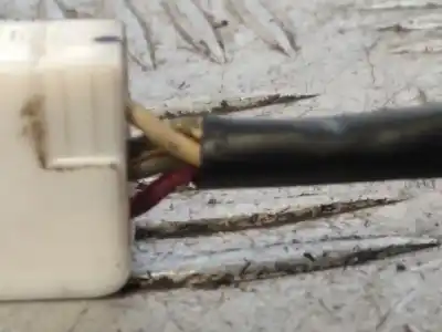 Pezzo di ricambio per auto di seconda mano RETROVISORE DESTRO per TOYOTA COROLLA (E12)  Riferimenti OEM IAM 015440  4 PINS