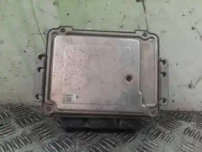 Peça sobressalente para automóvel em segunda mão CENTRALINA DE MOTOR UCE por RENAULT MASTER II PH. 2 PRITSCHE/FGST  Referências OEM IAM 0281011940 8200442263 8200311550