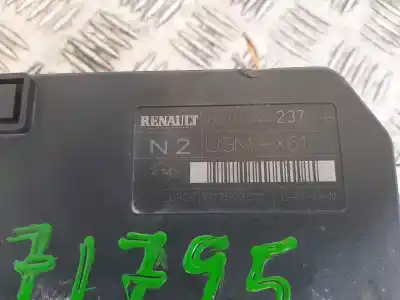 Peça sobressalente para automóvel em segunda mão caixa de fusíveis e relés por renault kangoo dynamique referências oem iam 8201044237  