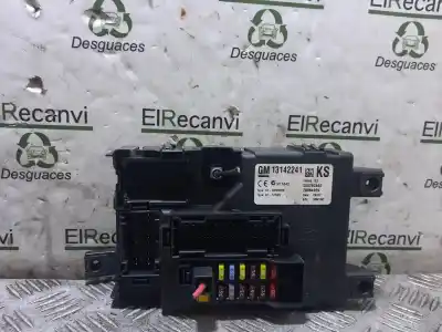 Peça sobressalente para automóvel em segunda mão Caixa De Fusíveis E Relés por OPEL CORSA D Cosmo Referências OEM IAM 13142241  