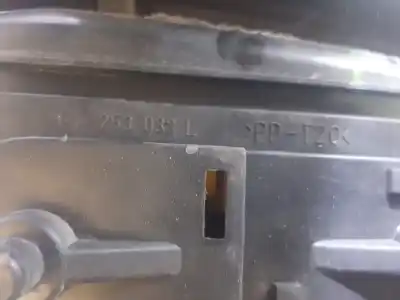 Peça sobressalente para automóvel em segunda mão farolim traseiro esquerdo por smart coupe edition bluemotion referências oem iam 253033l  