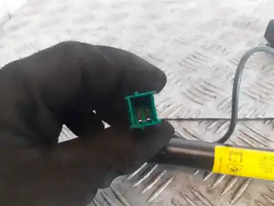 Peça sobressalente para automóvel em segunda mão chicote / encaixe cinto segurança dianteiro esquerdo por opel zafira b cosmo referências oem iam 330803354  