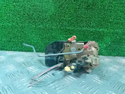 Tweedehands auto-onderdeel linker voordeur slot voor chrysler pt cruiser (pt) 2.2 crd classic oem iam-referenties 