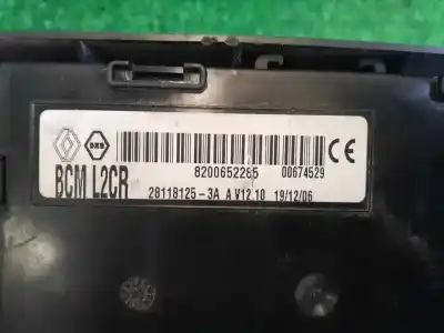 Peça sobressalente para automóvel em segunda mão módulo eletrônico por renault clio iii rip curl 75 cv / 55 kw referências oem iam 8200652285  
