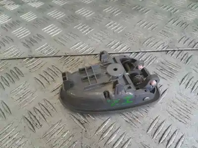 Автозапчастина б/у ЛІВА ПЕРЕДНЯ ВНУТРІШНЯ РУЧКА для HYUNDAI ACCENT (LC)  Посилання на OEM IAM 8261025000  