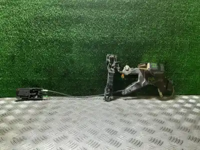 Second-hand car spare part left front door lock for toyota corolla (e12) 2.0 d-4d linea sol berlina oem iam references   