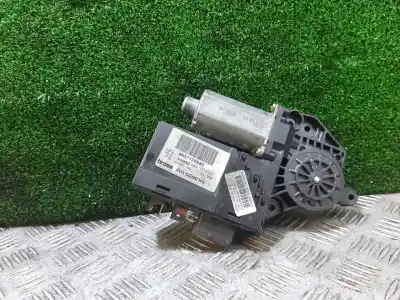 Second-hand car spare part left front window motor for peugeot 307 break / sw (s1) sw clim oem iam references 9637130580   Second-hand car spare part left front window motor for peugeot 307 break / sw (s1) sw clim oem iam references 9637130580