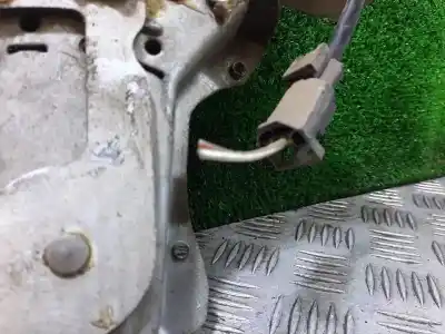 Pezzo di ricambio per auto di seconda mano alzacristalli posteriore sinistro per land rover discovery (salljg/lj) tdi riferimenti oem iam 117751100 2 pins 