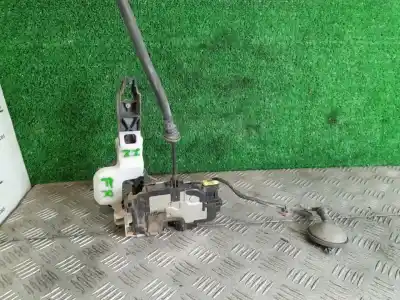 Second-hand car spare part left front door lock for kia cee´d emotion oem iam references 