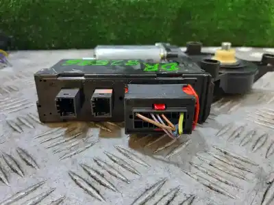 Pezzo di ricambio per auto di seconda mano Motore Alzacristalli Anteriore Destro per PEUGEOT 307 BREAK / SW (S1) SW Clim Riferimenti OEM IAM 9637130480  