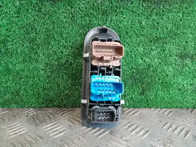 Second-hand car spare part left front power window switch for renault clio iii confort dynamique oem iam references 8200356541  