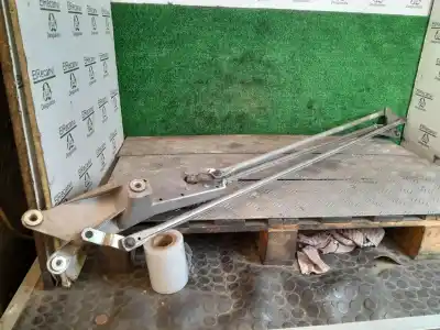 Second-hand car spare part front windshield wiper motor for renault modus confort dynamique 98 cv / 72 kw oem iam references 8200141270  