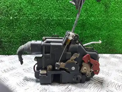 Peça sobressalente para automóvel em segunda mão Fechadura Da Porta Traseira Direita por AUDI A4 AVANT (8E) 1.9 TDI (96kW) Referências OEM IAM 8E0839016C  