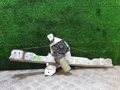 Second-hand car spare part passenger side right window regulator for dacia sandero ambiance oem iam references 8200733828