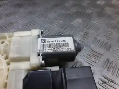 Автозапчасти б/у МОТОР СТЕКЛА ПЕРЕДНЕГО ПРАВОГО за CITROEN C4 BERLINA  ссылки OEM IAM 9681577380  