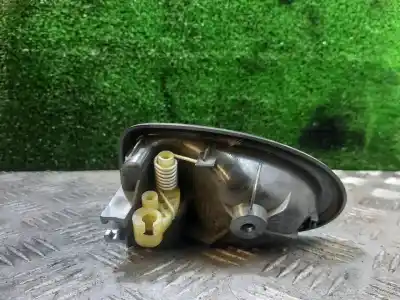 Second-hand car spare part exterior right front door handle for renault clio ii fase ii (b/cb0) base authentique 65 cv / 48 kw oem iam references 8200028995  