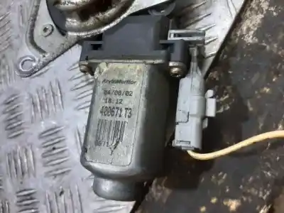 Second-hand car spare part driver left window regulator for citroen saxo 1.1 sx oem iam references 400671 2 pins 