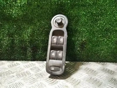 Second-hand car spare part left front power window switch for renault grand modus exception 86 cv / 63 kw oem iam references 8200379694  