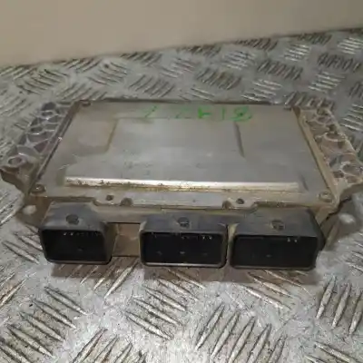 Peça sobressalente para automóvel em segunda mão Centralina De Motor Uce por RENAULT CLIO III iMusic Confort Dynamique Referências OEM IAM 8200461733  8200504593