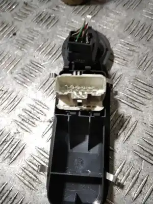 Second-hand car spare part left front power window switch for renault modus confort dynamique oem iam references 8200277630a  