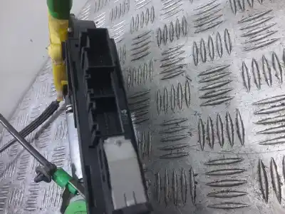 Автозапчастина б/у РЕГУЛЯТОР ПЕРЕДНЬОГО ПРАВОГО СКЛА для AUDI A4 CABRIO (8H)  Посилання на OEM IAM 0130821764  