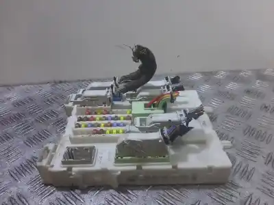 Pezzo di ricambio per auto di seconda mano scatola relè/fusibili per ford focus lim. black&red riferimenti oem iam dv6t14a073rl  