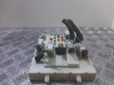 Pezzo di ricambio per auto di seconda mano scatola relè/fusibili per ford focus lim. black&red riferimenti oem iam dv6t14a073rl  