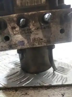 Peça sobressalente para automóvel em segunda mão Abs por NISSAN NOTE (E11E) Tekna Referências OEM IAM 476609U000 0265950495 0265235045