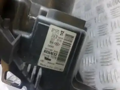 Second-hand car spare part right headlight for renault clio iii pack authentique oem iam references 7701061076  