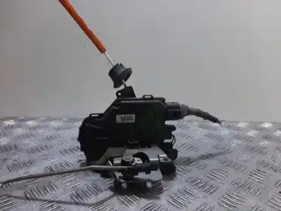 Peça sobressalente para automóvel em segunda mão Fechadura Da Porta Dianteira Direita por AUDI A3 (8P) 1.6 FSI Ambiente 116 CV / 85 KW Referências OEM IAM 4E1837016  