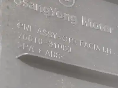 Pezzo di ricambio per auto di seconda mano rivestimento consolle centrale per ssangyong actyon 200 xdi riferimenti oem iam 7661031000