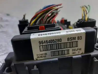 Peça sobressalente para automóvel em segunda mão caixa de fusíveis e relés por peugeot 206 berlina xt referências oem iam 9646405280