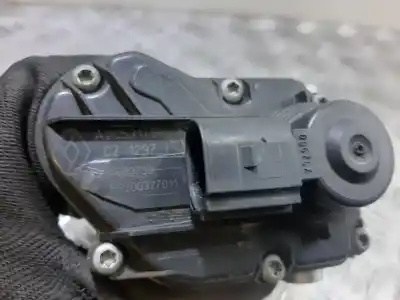 Peça sobressalente para automóvel em segunda mão BORBOLETA DE ADMISSÃO por RENAULT LAGUNA II (BG0) Confort Authentique 150 CV / 110 KW Referências OEM IAM 8200693739  