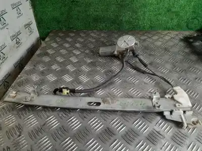 Second-hand car spare part passenger side right window regulator for kia rio ipanema berlina oem iam references  2 pins 