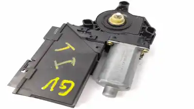 Pezzo di ricambio per auto di seconda mano Motore Alzacristalli Posteriore Sinistro per AUDI A4 AVANT (8E) 1.9 TDI (96kW) Riferimenti OEM IAM 8E0959801A  