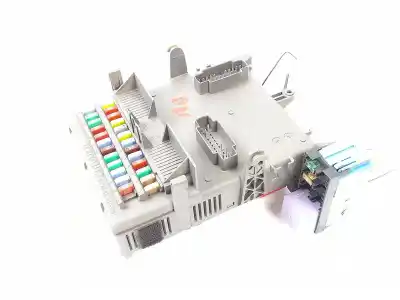 Pezzo di ricambio per auto di seconda mano scatola relè/fusibili per renault laguna ii (bg0/1_) 1.9 dci (bg08, bg0g) riferimenti oem iam 8200004201e  