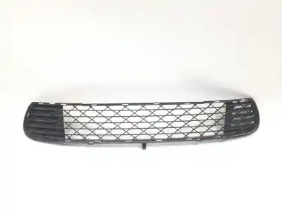 Second-hand car spare part central bumper grille for citroen c4 picasso 1.6 16v oem iam references 9680402877