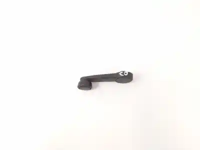 Автозапчастина б/у ручка заднього правого скла для ford focus i sedán (dfw) 1.8 turbo di / tddi посилання на oem iam 95vbv23342  