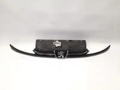 Pezzo di ricambio per auto di seconda mano griglia anteriore per peugeot 206 cc 2.0 16v cat riferimenti oem iam 