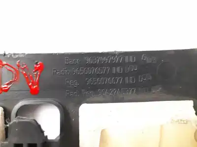 Pezzo di ricambio per auto di seconda mano modanatura per citroen c3 i (fc_, fn_) 1.4 hdi riferimenti oem iam 9637997977  